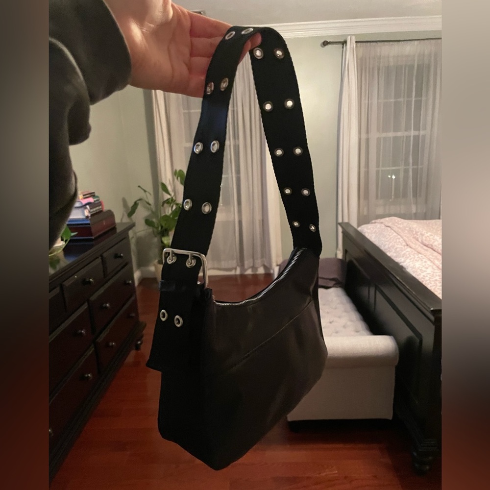 Small black H&M shoulder bag (adjustable strap)